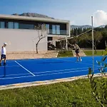 Quiet Land With Pool And Badminton Court *