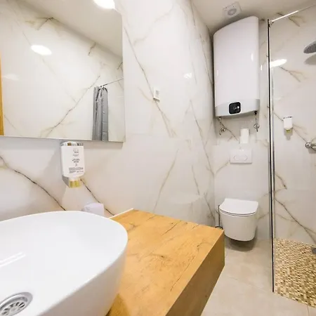 Quiet Land With Pool And Badminton Court Villa *