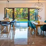 Quiet Land With Pool And Badminton Court Villa *