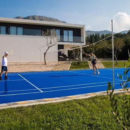 Quiet Land With Pool And Badminton Court *